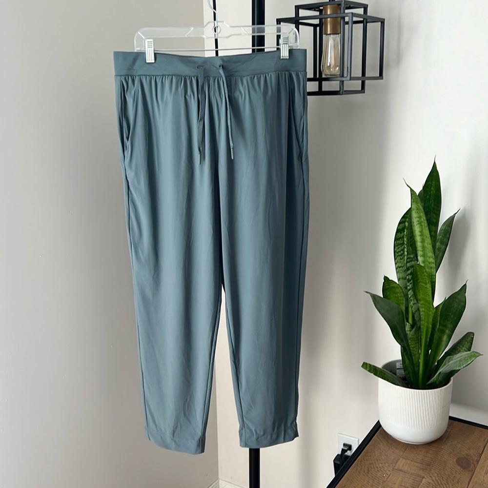 Kirkland lounge pants | L